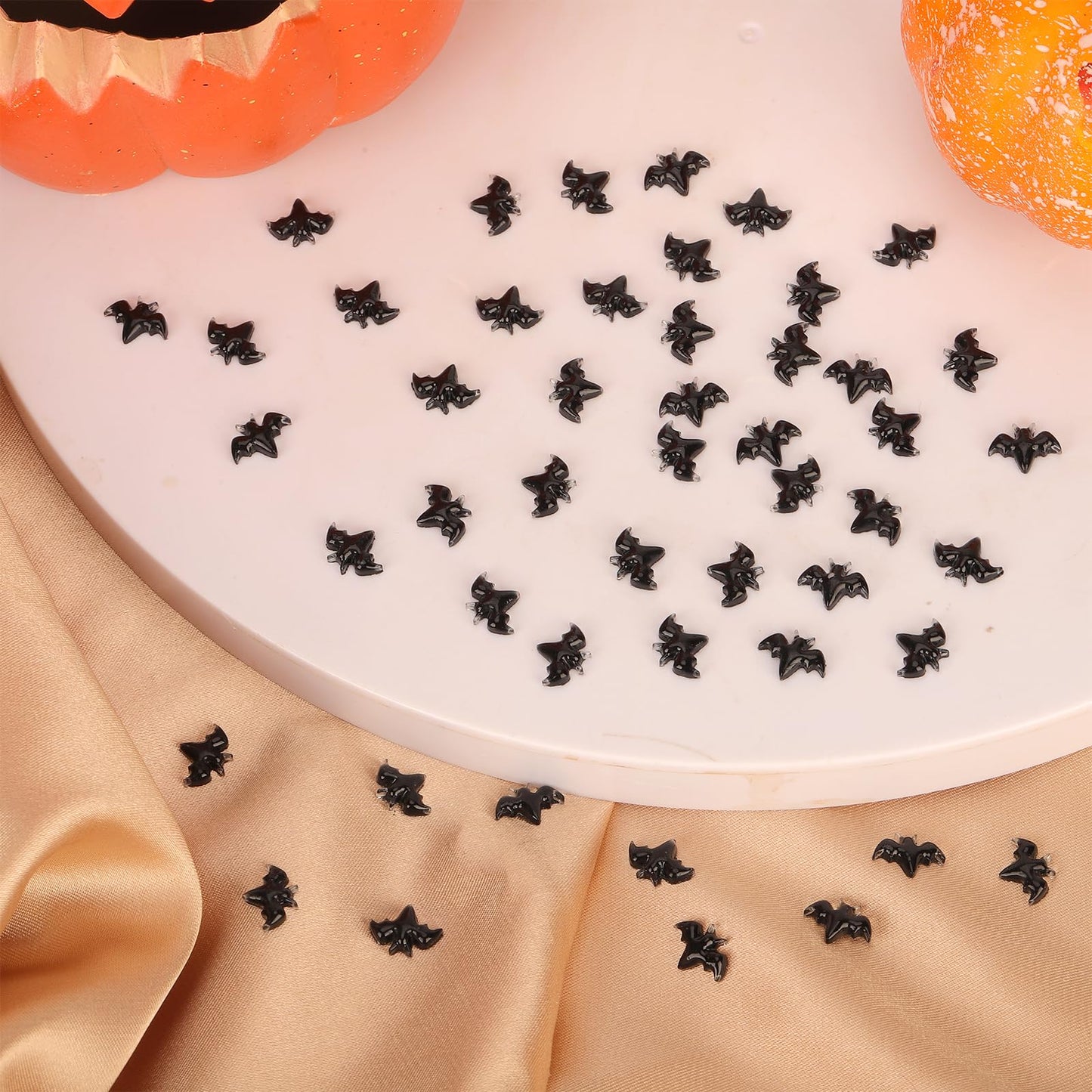 60pcs Halloween Mini Bats  Smooth Washable Resin Halloween Dollhouse Miniatures Dollhouse Miniature Tiny Bats Spooky Themed Cartoon Flat Back Bats for Crafts Scrapbooking (Black)