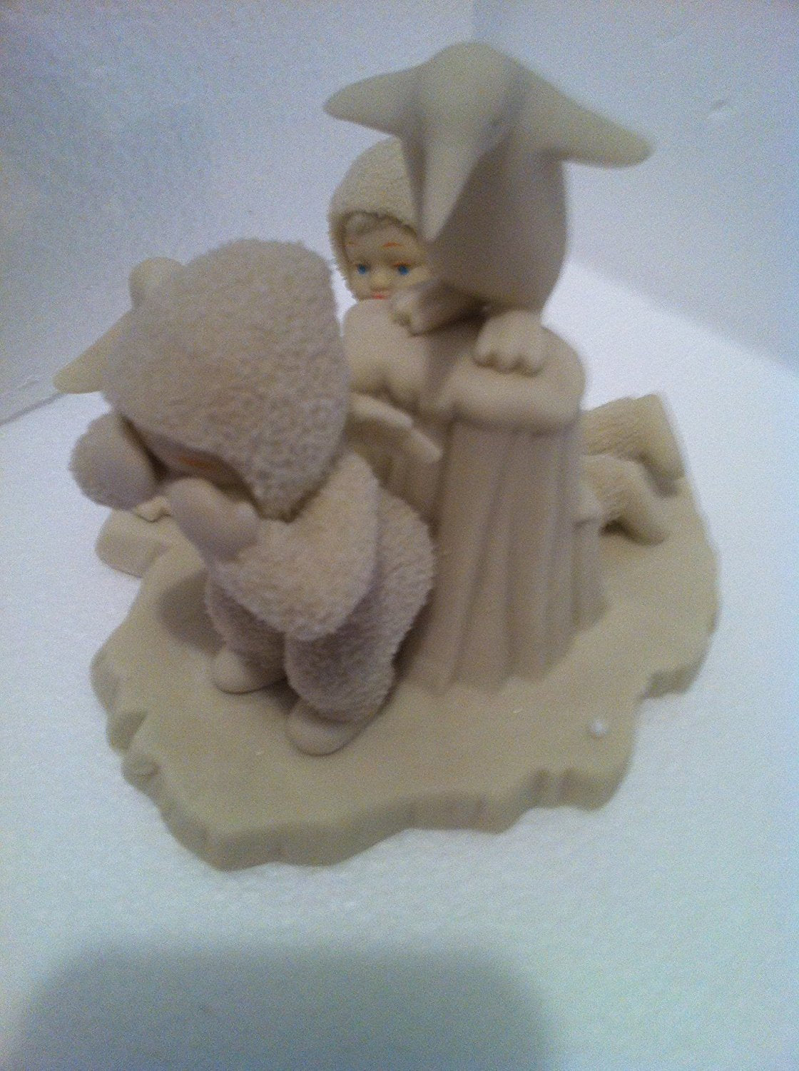 Snowbabies Figurine "You Can't Find Me" - Retired 1996, Rare Collectible, White, Model 68187