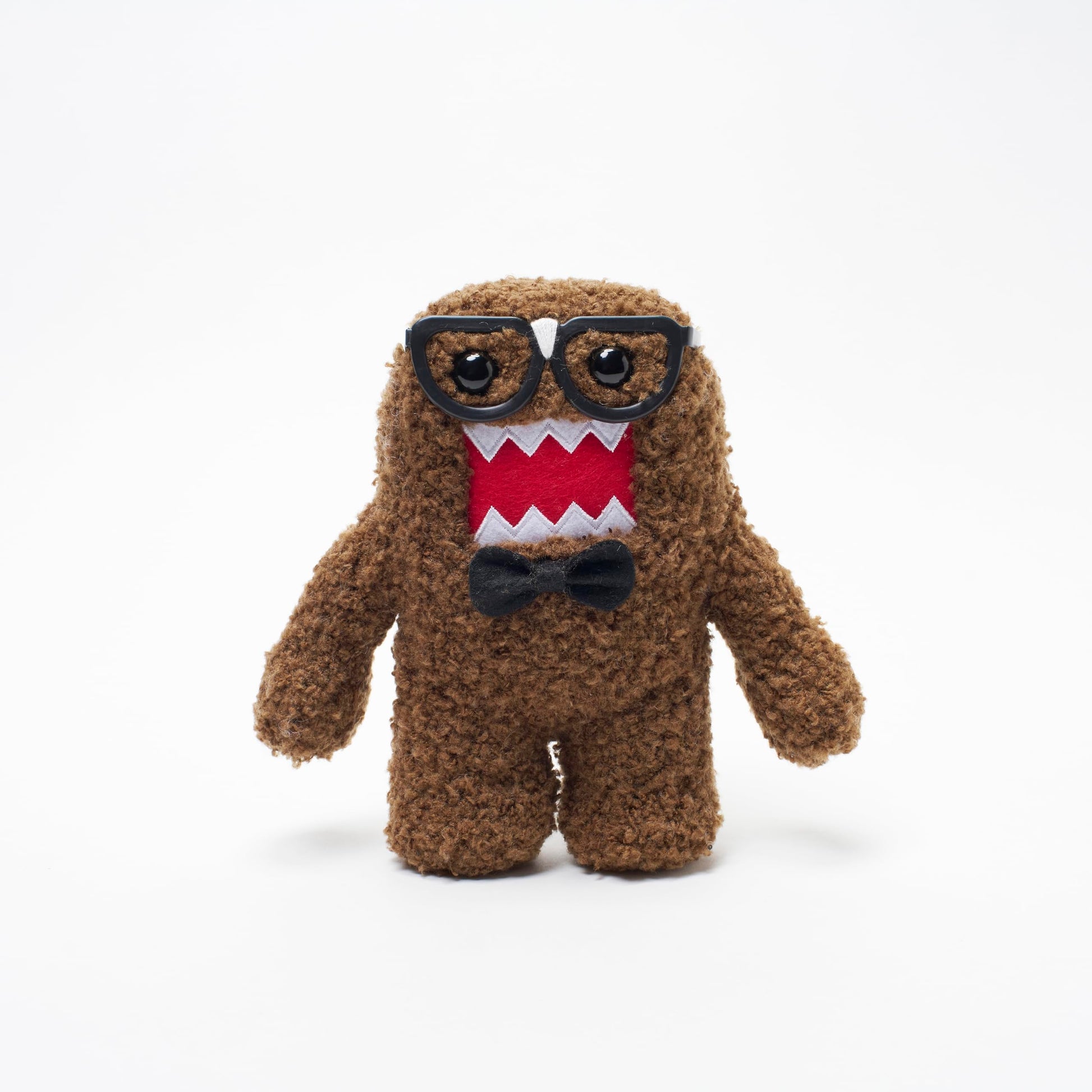 LICENSE 2 PLAY Domo Kun 6.5-Inch Plush - Nerd Edition with Black Glasses & Bow Tie - Super-Soft Collectible Toy for Kids, Kidult