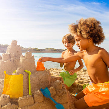 Battat Sand Toys for Kids - 11-Piece Large Sandcastle Building Kit with Molds & Shovel - Outdoor Sandbox Play Set for Ages 3+ - Multicolor