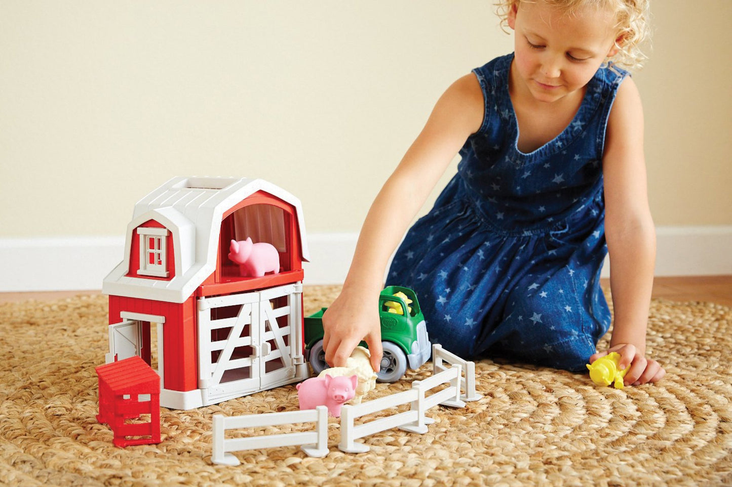 Green Toys Farm Playset - 13 Piece Kids Role Play Toy, Dishwasher Safe, Recycled Plastic, Red, Model PFRM-1158