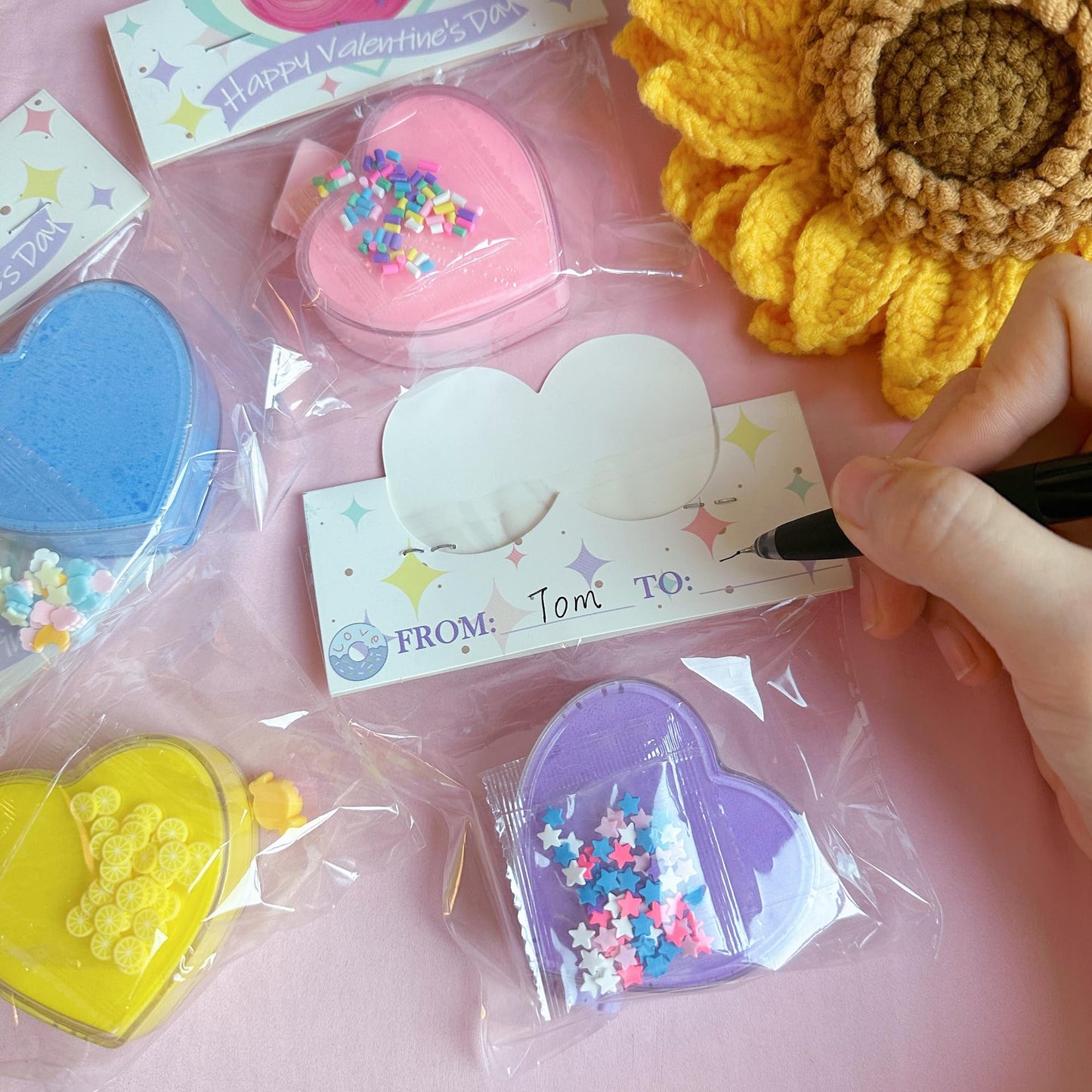 SHGIUOAX 28 Pack Holiday Day Slimes, Heart Shaped Glitter DIY Slime Kits with Greeting Cards for School Classroom, Valentine Par