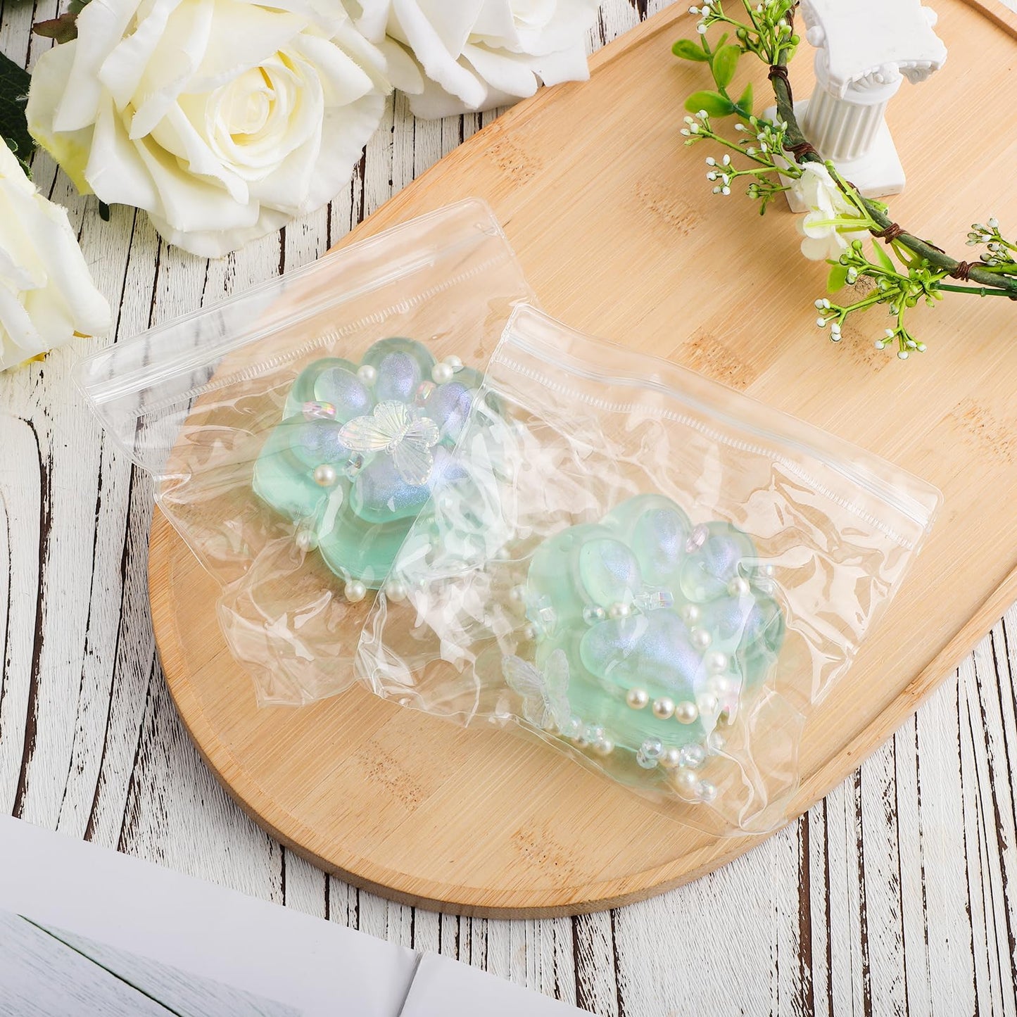 2pcs Cat Paw Squeeze Toy  Glitter Soft Cat Paw Squishy Kawaii Jelly Kitty Relaxing Animals Stress Relieving Fidget Toys for Kids Teenagers mature-themeds (Green)