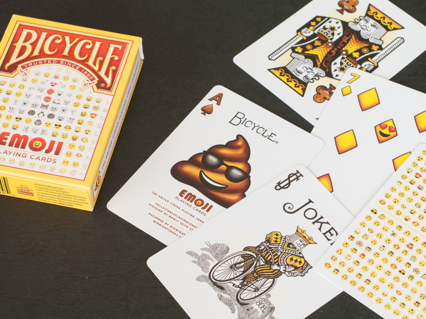 Fournier Bicycle Emoji Playing Cards - 54 Poker Cards (52 + 2 Jokers) - Standard Size - Embossed Cardboard - Polychrome Case - Collectors, Magicians & Cardistry - Age 14+