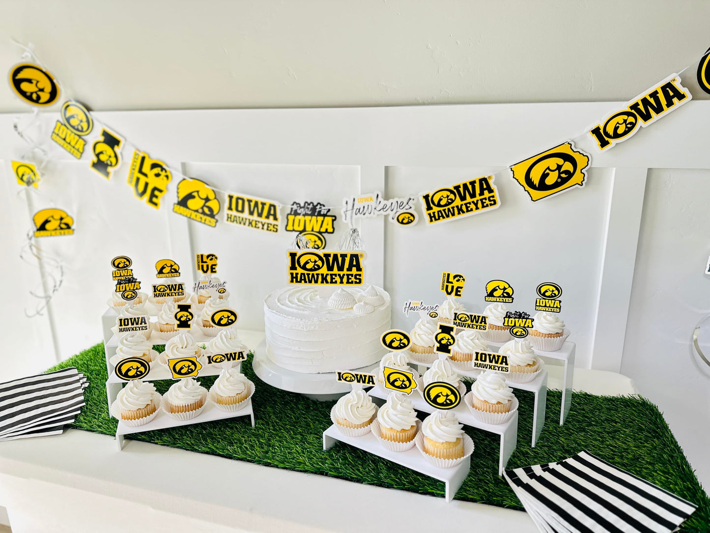 Iowa Hawkeyes Party Supplies (42 Pieces) For University Of Iowa Graduation, Tailgating And Birthday Party Decorations With Banne