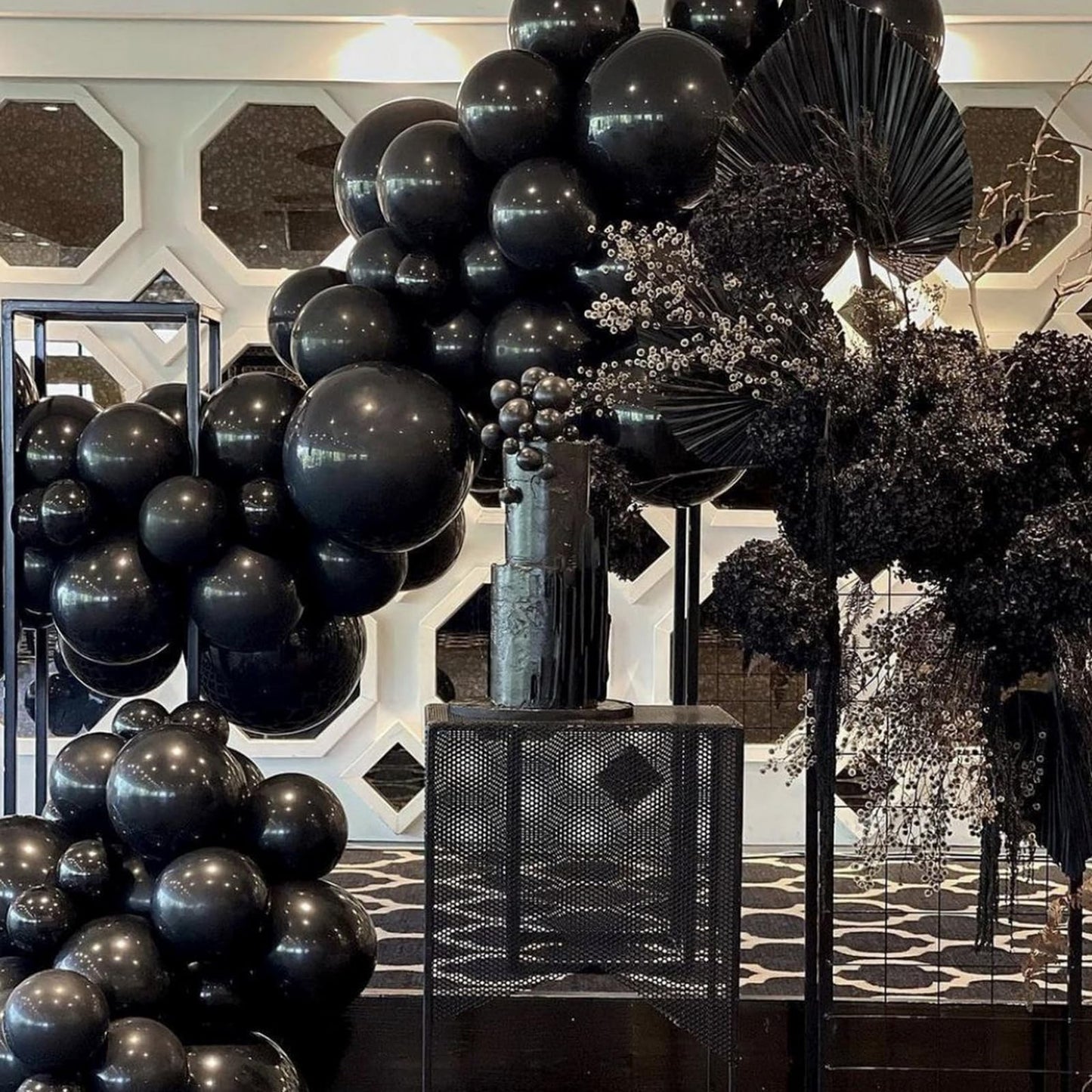 PartyWoo Black Balloons - 140 Pcs Matte Rubber Balloons Set (5"-18") for Birthday Decorations, Balloon Garland & Arch, Black-Y18