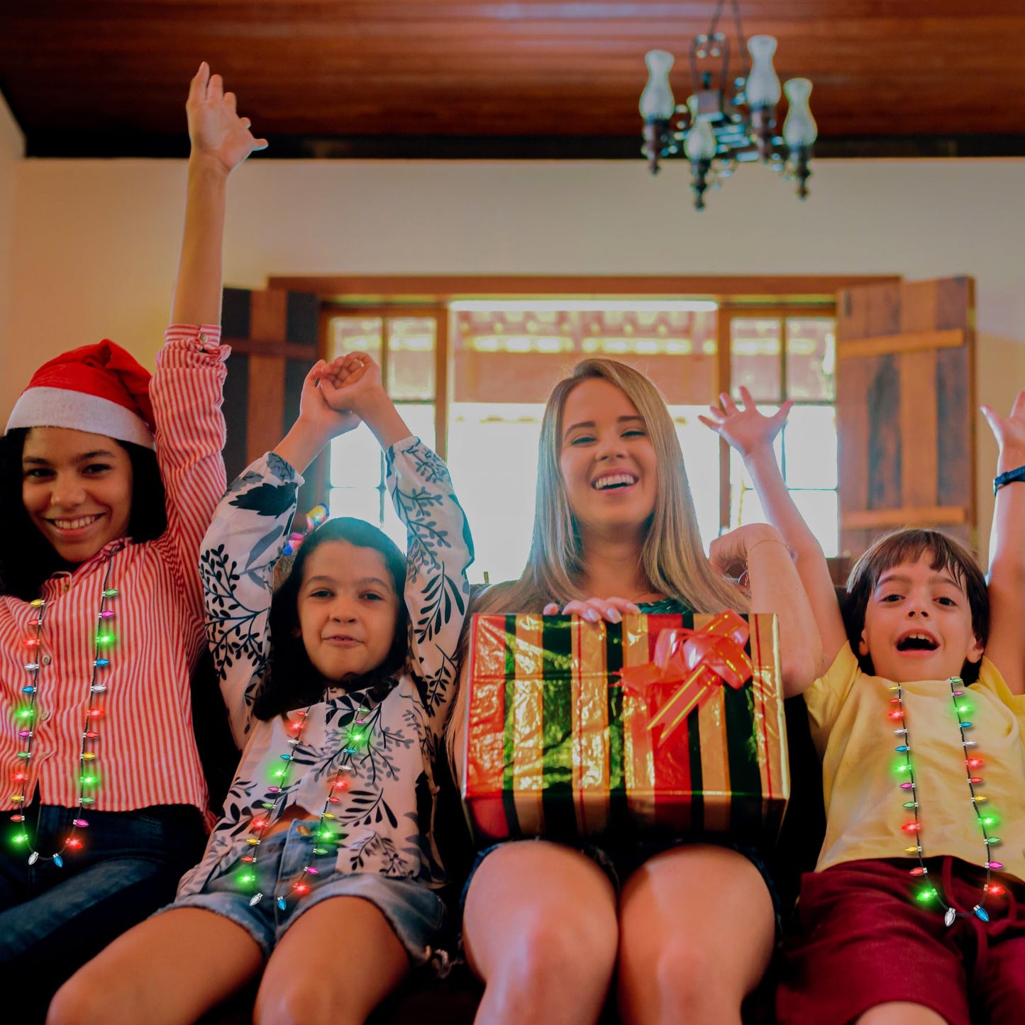 Christmas Necklace Accessories, 8Pcs Light Up Christmas Necklaces, Glow Christmas Bulb Necklaces Boys Girls, 3 Modes Colorful Li