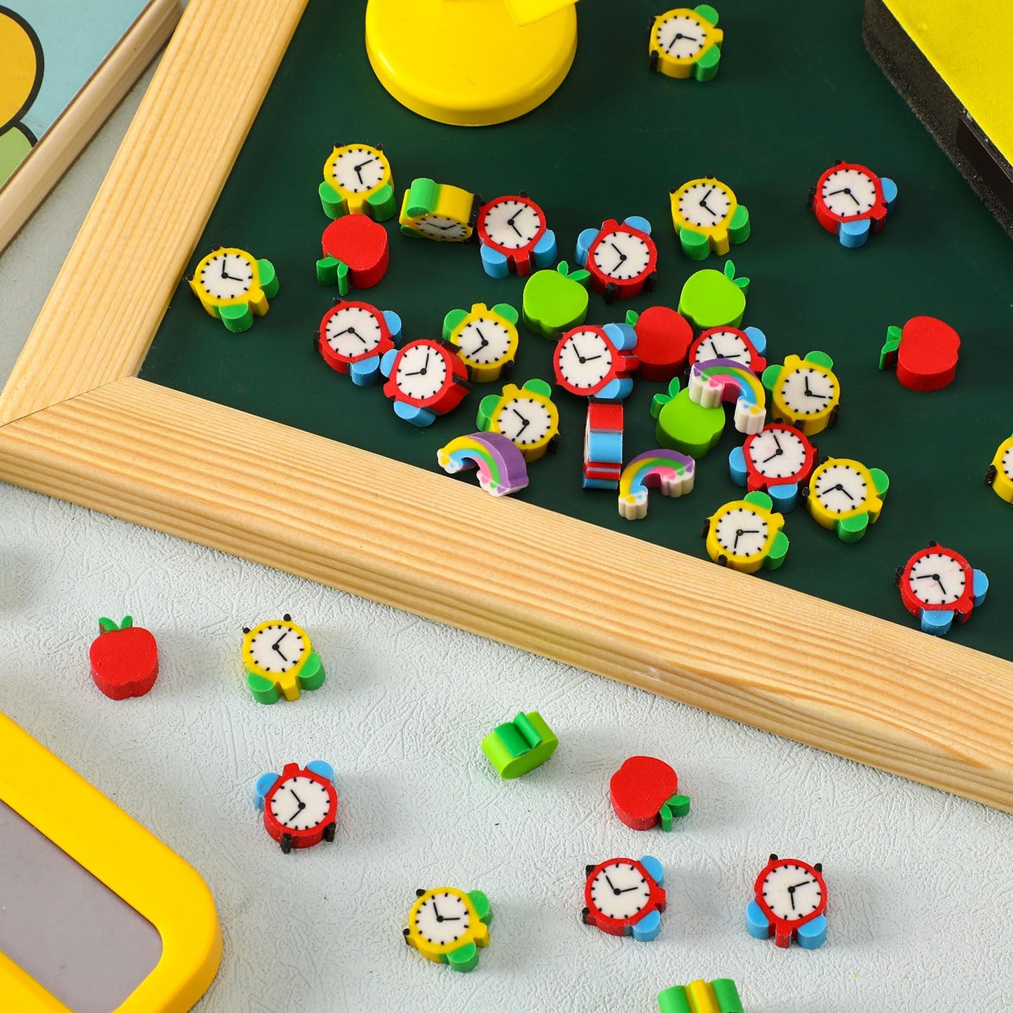 Junebrushs Erasers For Kids, 150Pcs Apples Erasers For Welcome Back To School Gifts Cute Pencil Erasers Mini Erasers For Kids Bulk Classroom Prizes Homework Rewards Party Supplies