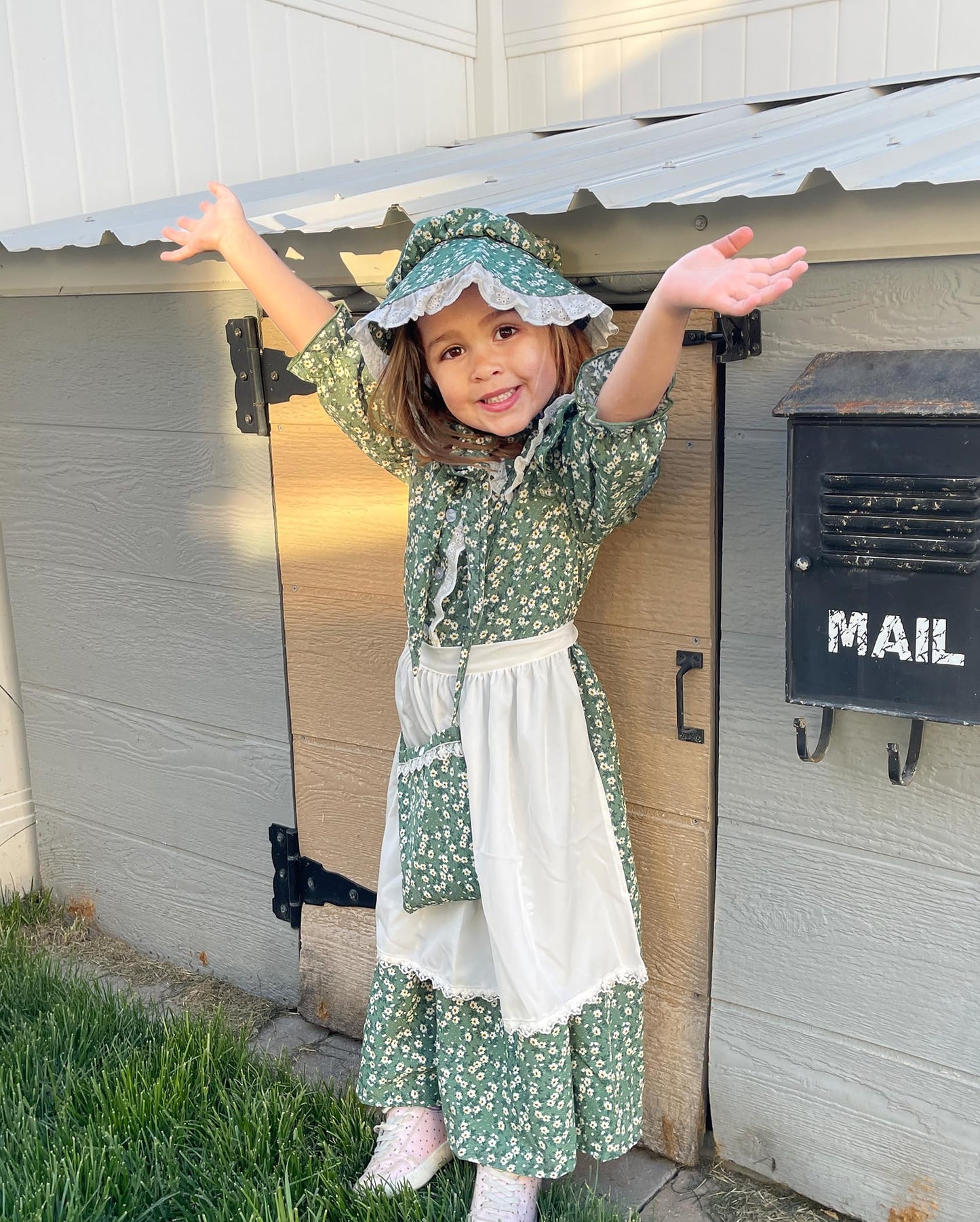 Aoiviss Girls Pioneer Costume Floral Colonial Prairie Dress For Little Kids With Apron And Bonnet, Green