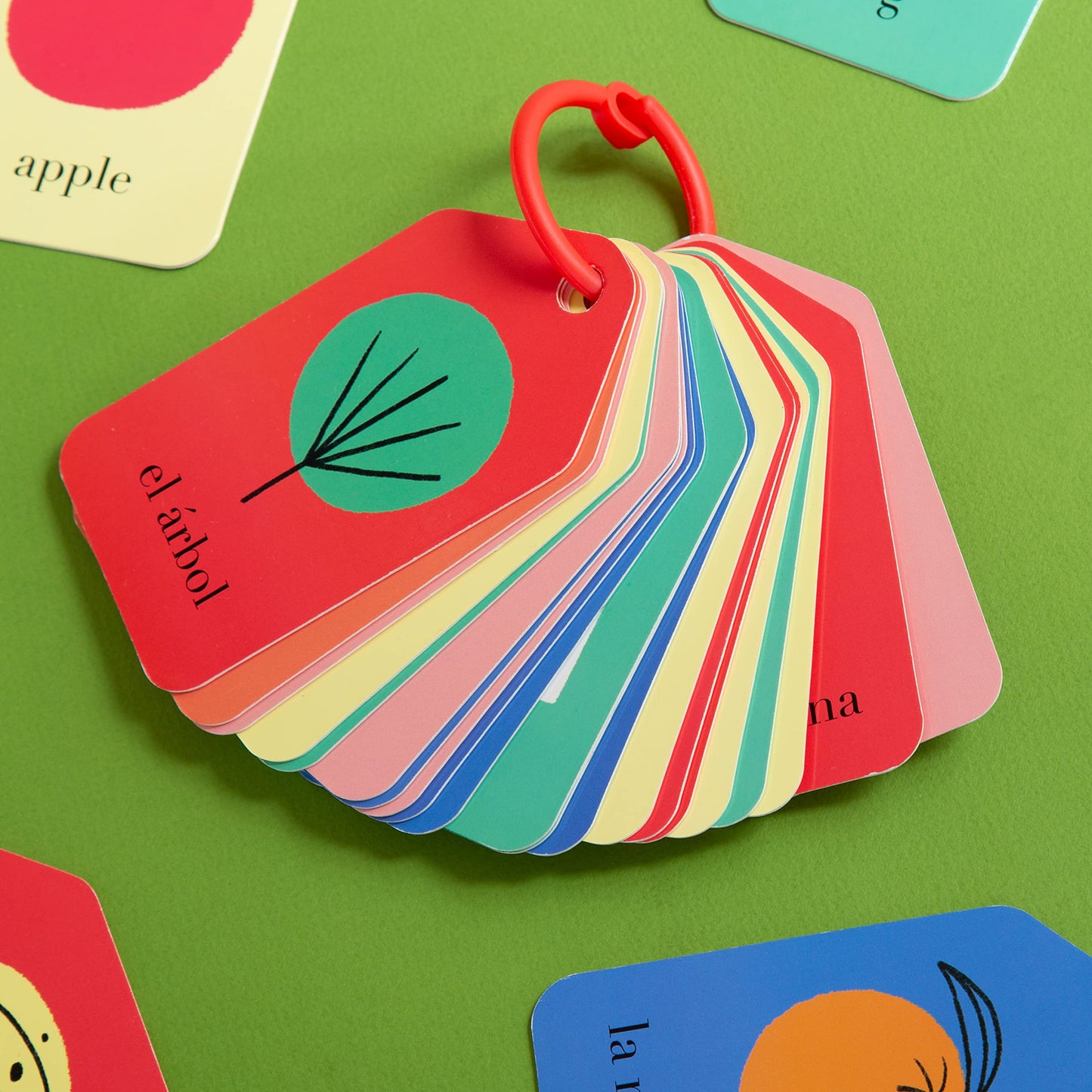 Serabeena Spanish English Flash Cards - English & Spanish Learning For Toddlers 1-3 Plus - Picture Words Flash Cards - Bilingual Language Development - 26 Double-Sided Spanish Vocabulary Flash Cards