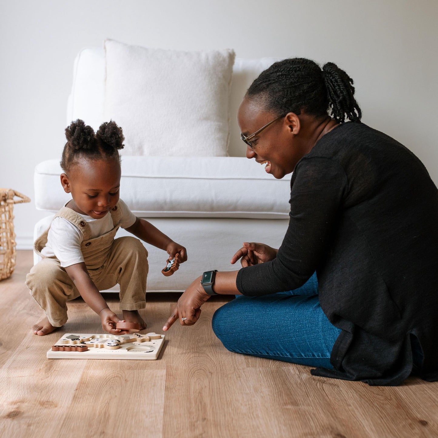 Wee Gallery Wooden Animals Tray Puzzle - Montessori Educational Toy for Kids, Rubberwood, Ages 2-4, Motor Skills Development