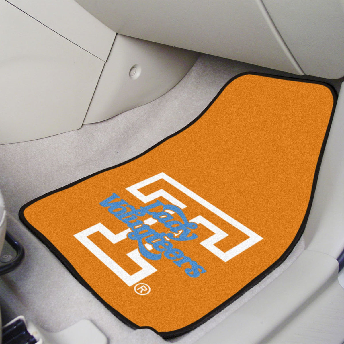 FANMATS Sports Team Logo Design Tennessee 2-Piece Carpeted Car Mats 18x27