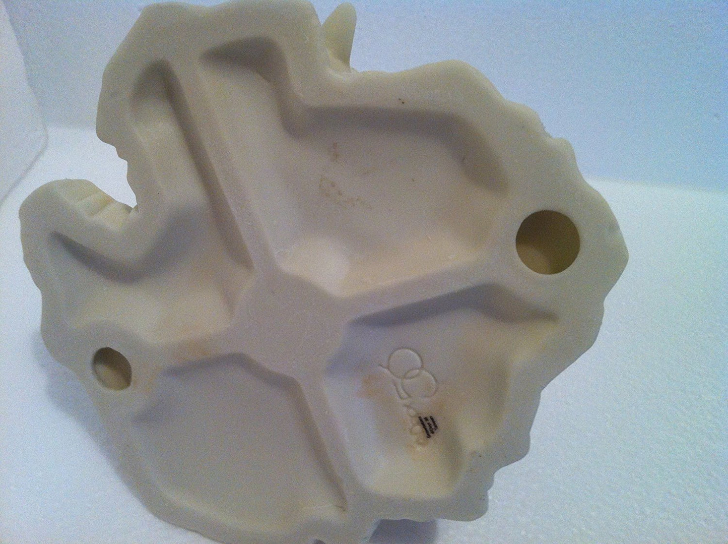 Snowbabies Figurine "You Can't Find Me" - Retired 1996, Rare Collectible, White, Model 68187