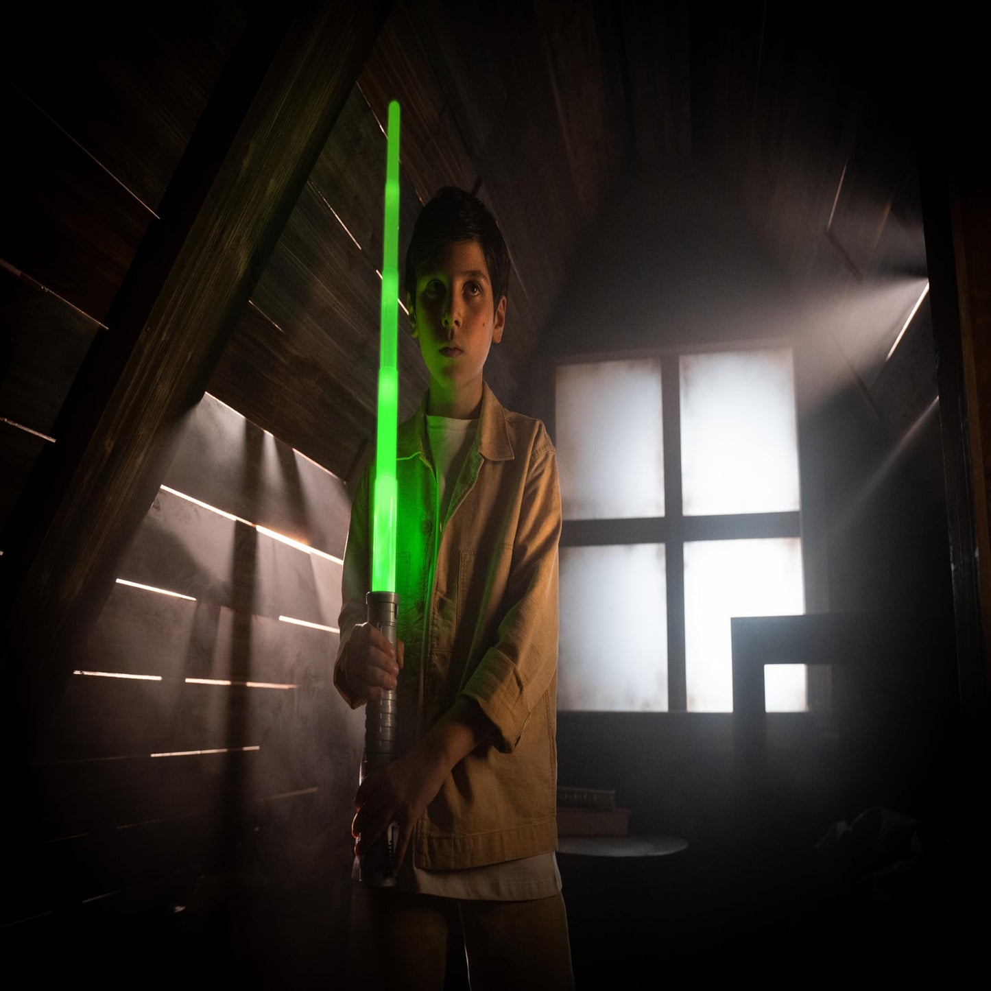 Goliath Power Saber Energy cutting edge Green | First Ever Automatic Saber | Auto Extending & Retracting Saber | Extends 35 (90cm) | Motion Based SFX | Ages 6