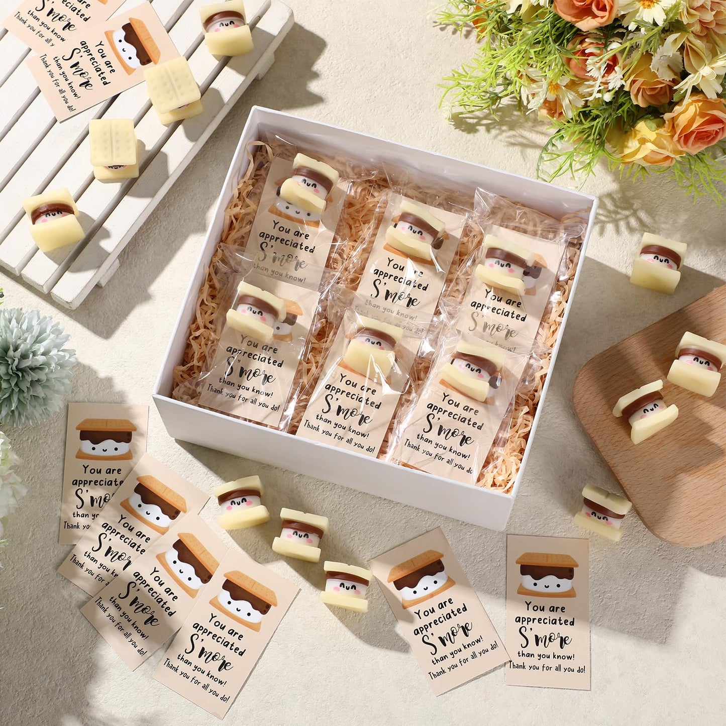Wettarn Smore Stress Balls - 30 Sets Luminous Marshmallow Stress Relief Gifts, Yellow & White, for Coworkers, Nurses, Students - Model: Wettarn-HAYE-938