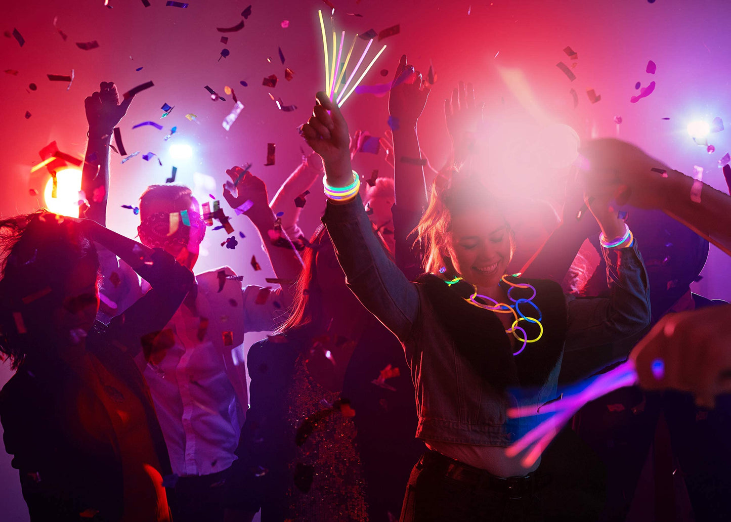 Play22 300 Pc 8    Ultra Bright Glow Sticks Bulk Party Pack - Halloween Glow in The Dark Party Favors - Glowsticks Party Supplie