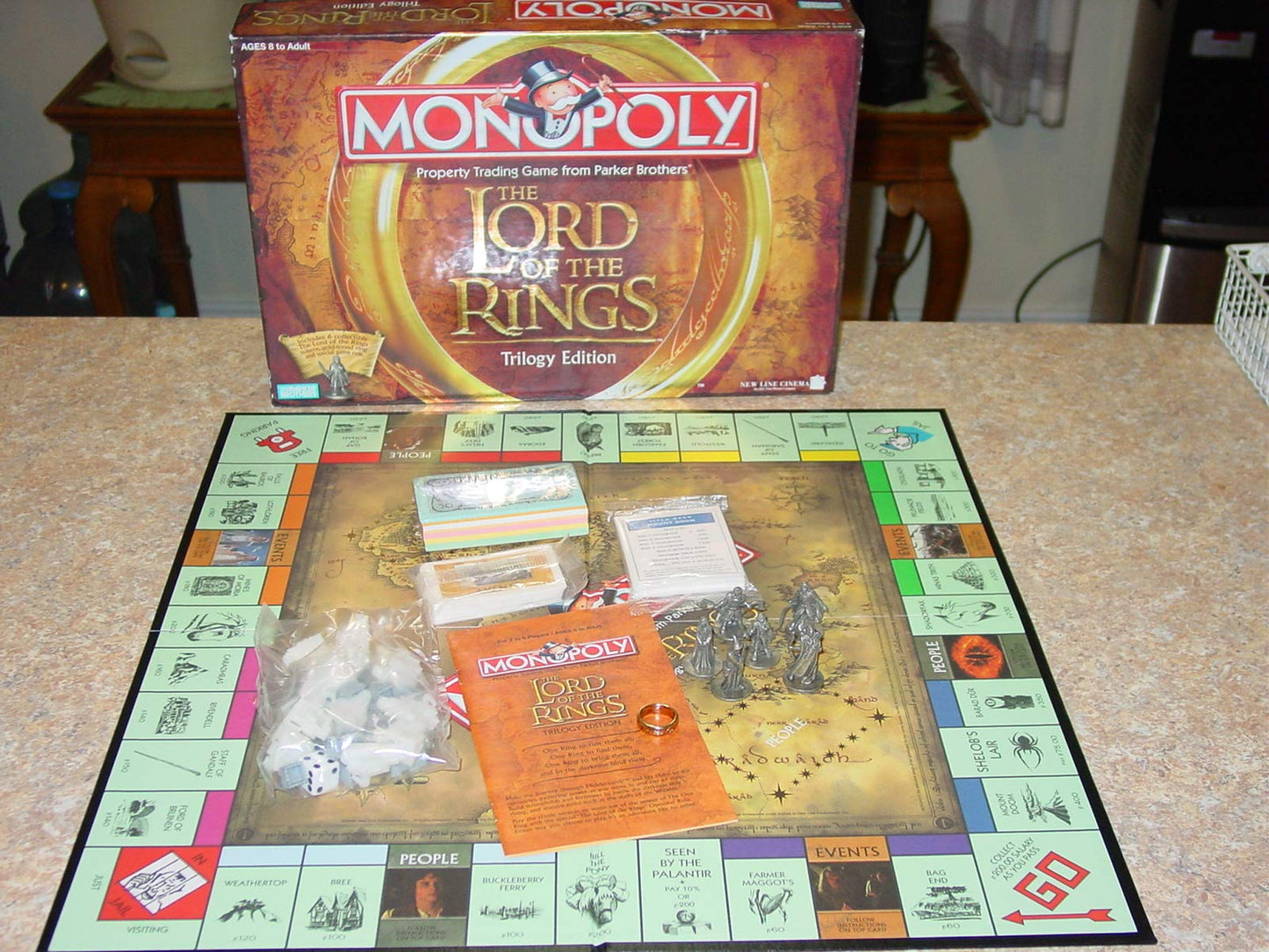 Hasbro Monopoly: The Lord of The Rings Trilogy Edition - Medium, Multicolor, Cardboard, Model 41603