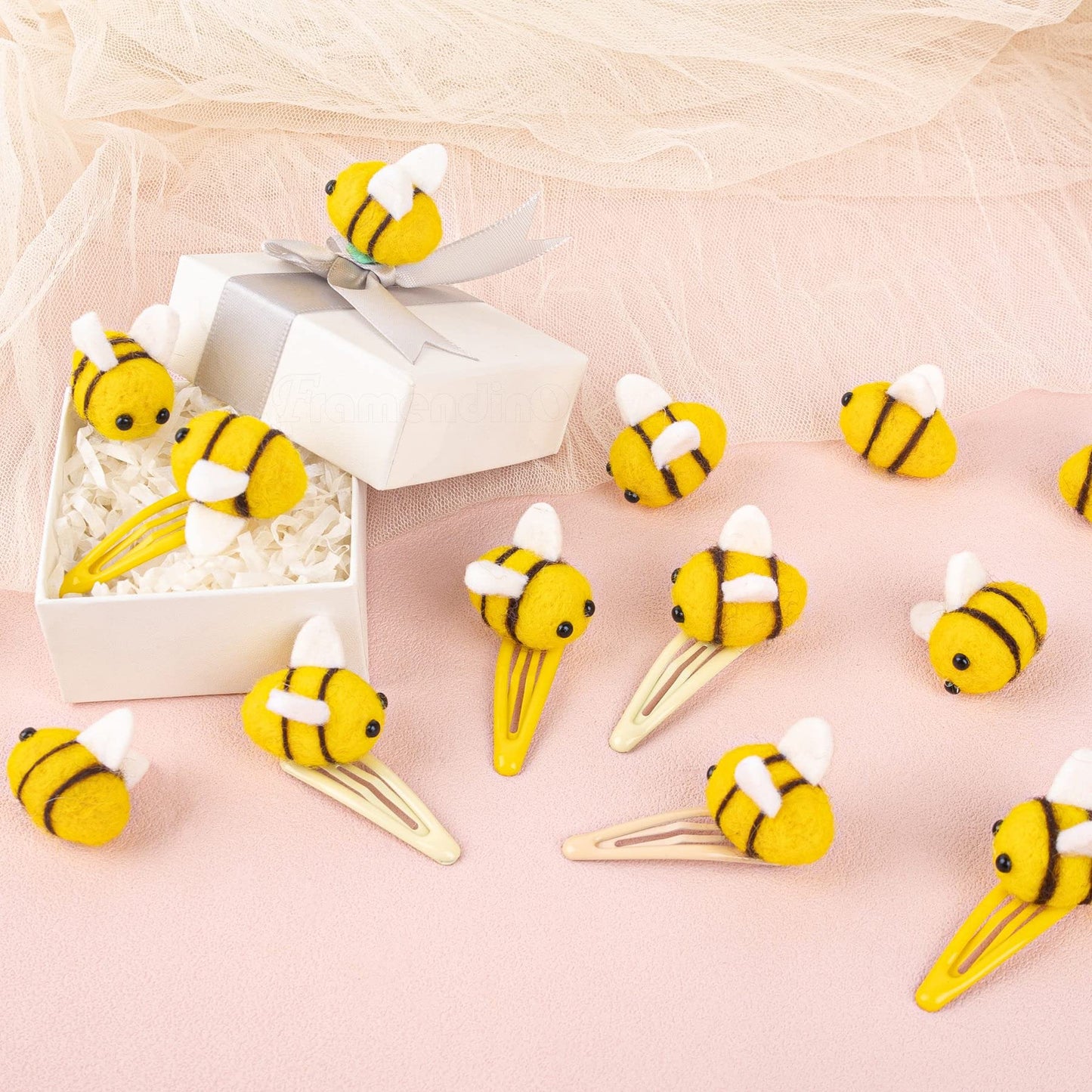 Framendino, 100 Pack Cute Wool Felt Bumble Bees Mini Crafts Bee For Diy Craft Decoration
