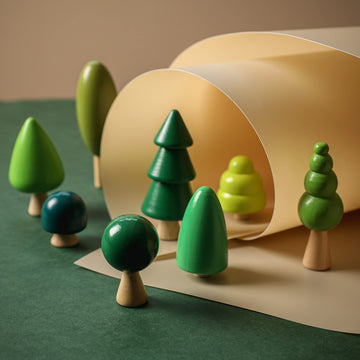 Oessuf 8Pcs Wooden Tree Toy Set Wooden Forest Various Sizes Natural Woodland Trees Creative Toddler Arts Toy