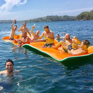 DUSACOM Big Floating Water Mat 9' x 6' Lily Pad for Lakes, Oceans, Beach - 3 Layers XPE Foam - 1200LBS Weight Capacity - Green &