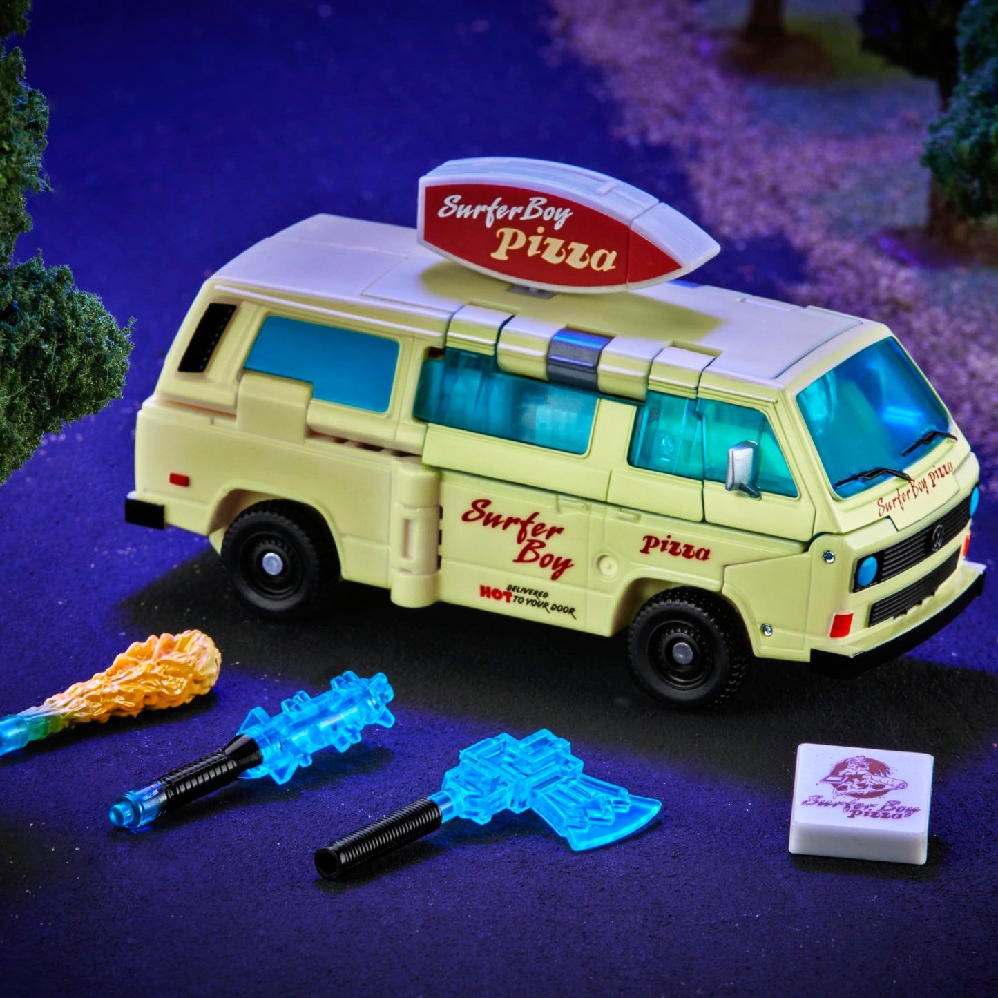 Stranger Things X Transformers Figurine Code Red