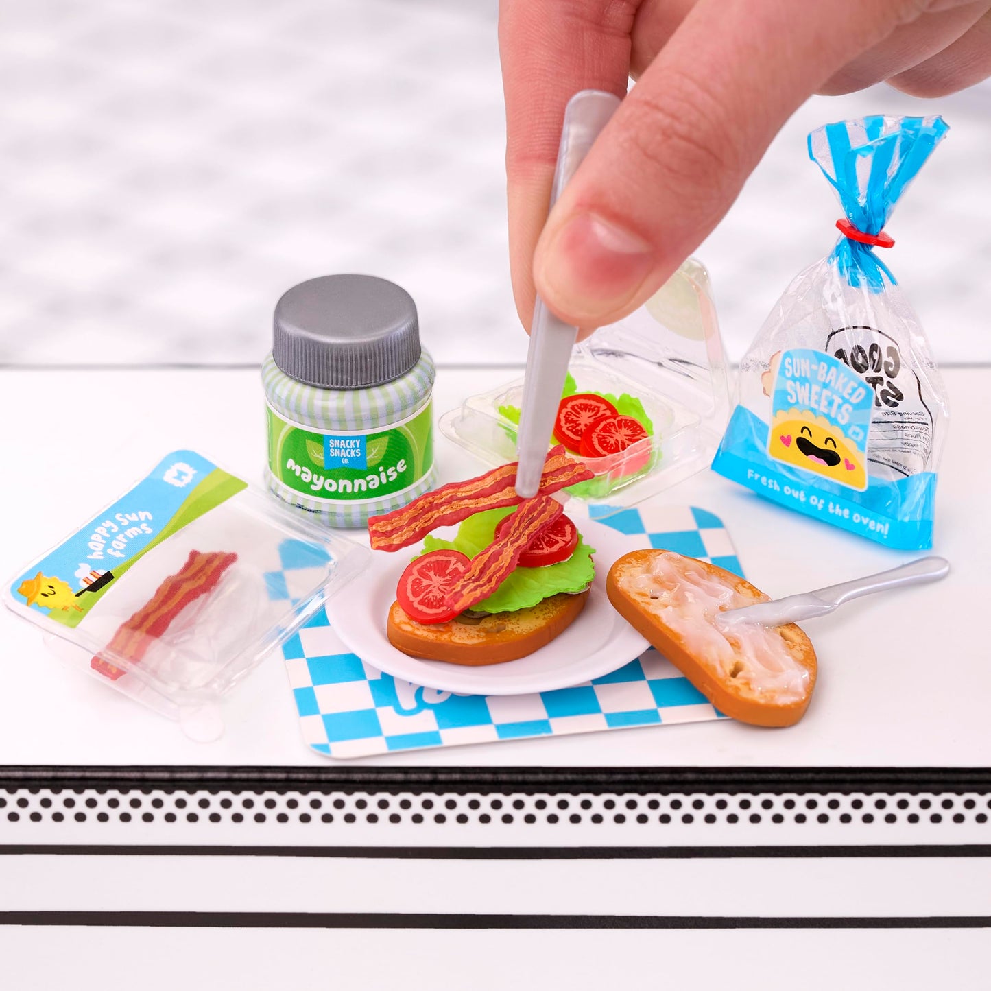 MGAs Miniverse- Make It Mini Foods: Cafe Series 3B 6PK