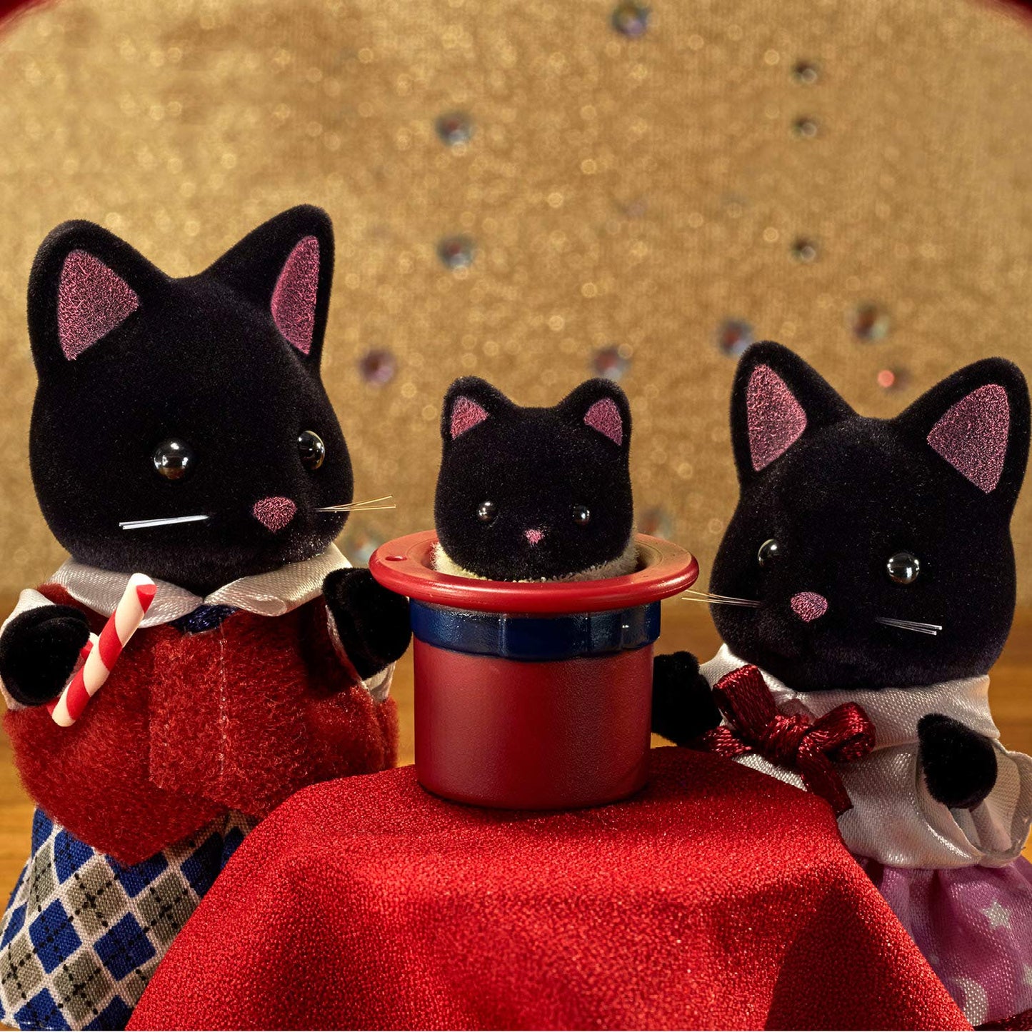 Calico Critters Midnight Cat Family, Dolls, Dollhouse Figures, Collectible Toys With 4 Figures Included