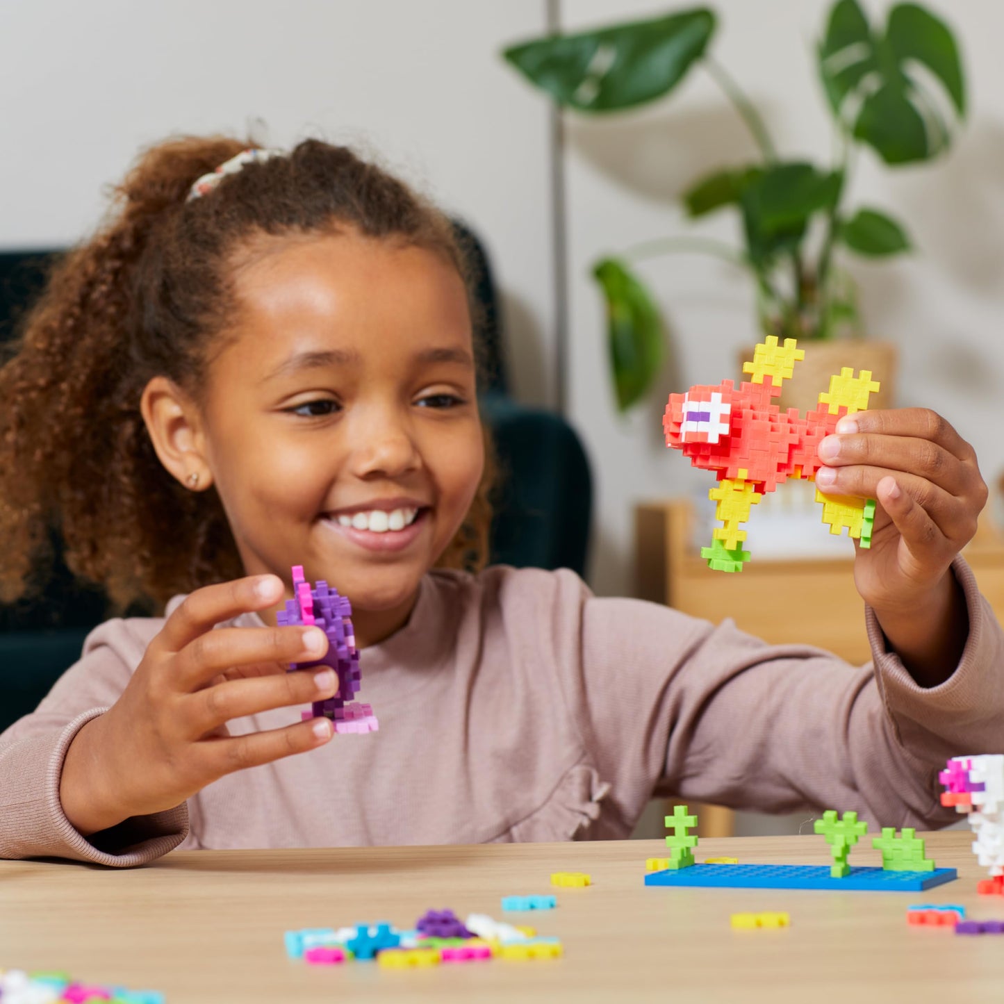 Plus Plus Learn To Build Set, 275 Mini Interlocking Building Blocks, Toy Construction Playset, 3D Puzzle Stem & Art Kit - Pets