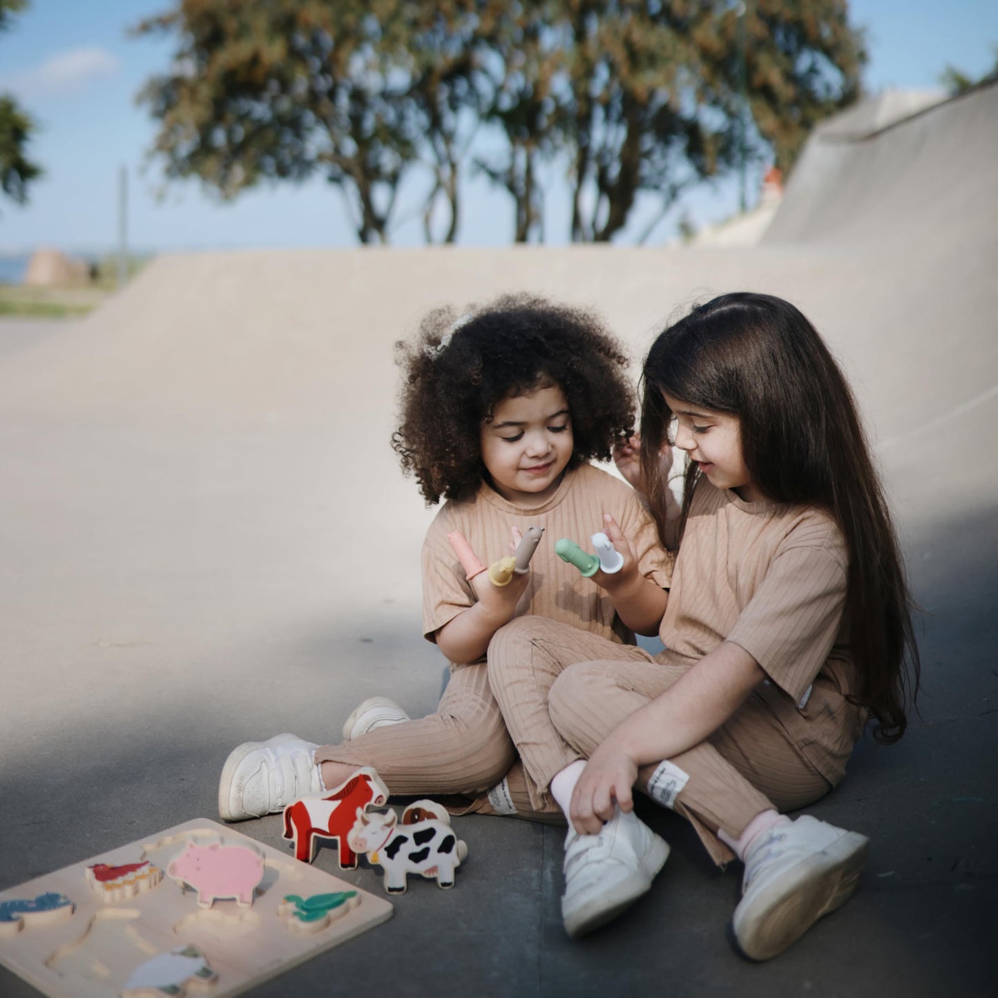 mushie Silicone Animal Finger Puppets 5-Pack