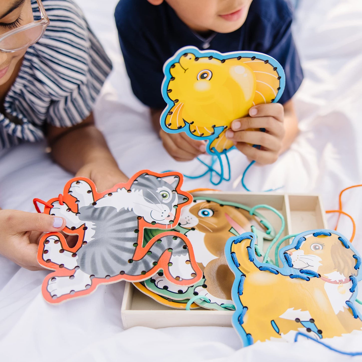 Melissa & Doug Wooden Panels & Laces - Pets | Developmental Toy | Lacing Activities | 3+ | Gift For Boy Or Girl