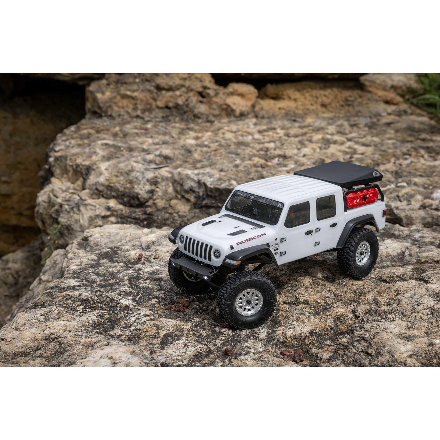 Axial RC Truck SCX24 Jeep Gladiator 4 Wheel Drive Rock Crawler Brushed RTR Nothing Needed to Complete Ready-to-Run White AXI0000