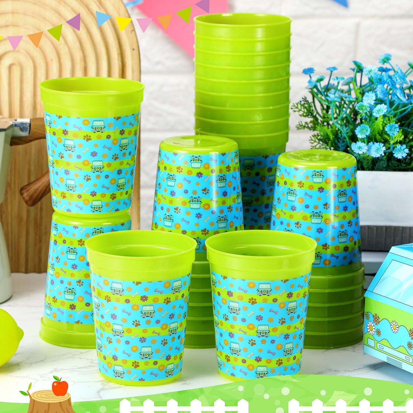 Qinyoung 24 Pack Mysterious Car Theme Party Favor Cups Plastic 16 oz Cartoon Dog Mystery Bus Soby Party Favors Daisy Flower Dog