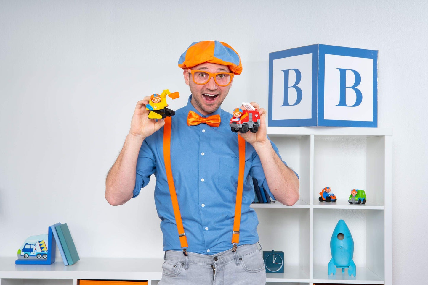 Blippi Mini Vehicle 2-Pack Bundle - Features Ice Cream Truck and Race Car, Each with a Toy Figure Seated Inside - Educational Ve