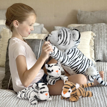 Maogolan White Tiger Stuffed Animals,Stuffed Mommy Tiger With 3 Cubs, 4 Pcs Large Tiger Plush Toy Set For Boys Girls, Birthday Gift 17 Inches