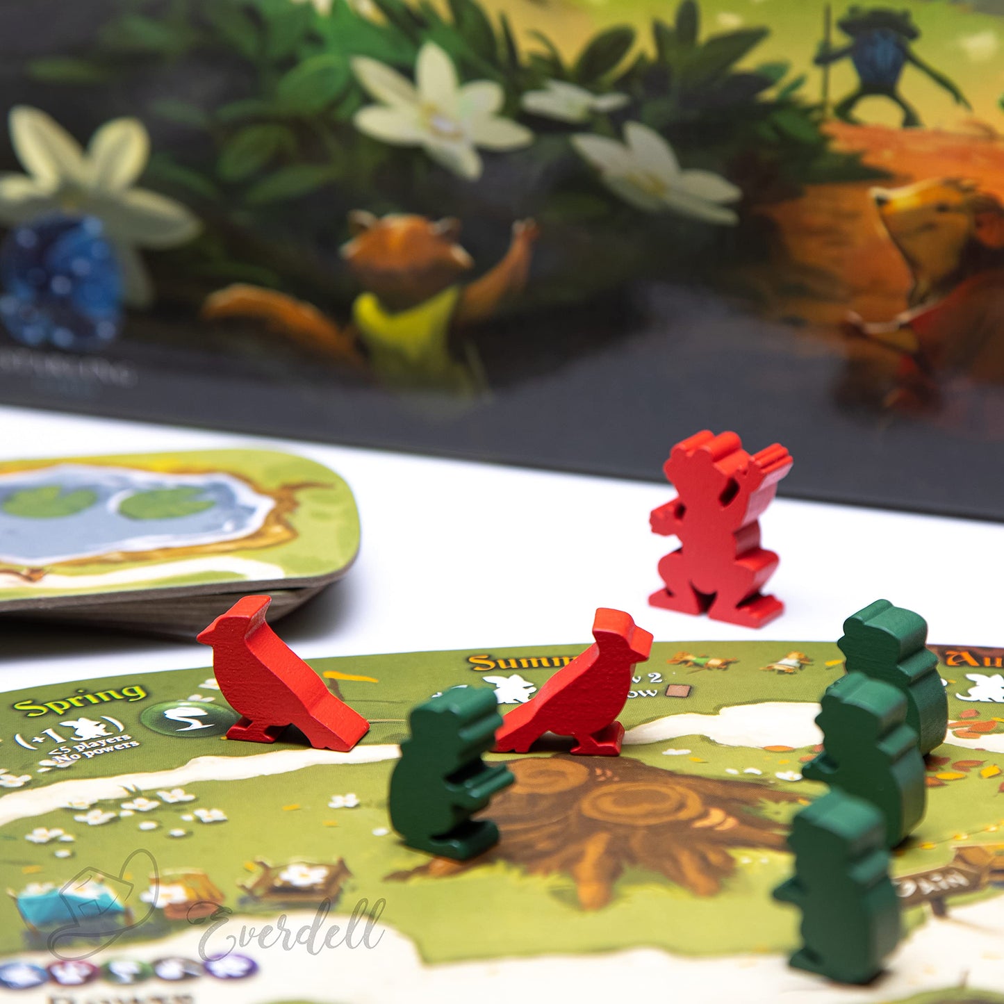 Starling Games Everdell Bellfaire Expansion - 5th & 6th Player Option, New Critter Powers, Multicolored, Board Game, Model GSUSTG2613EN
