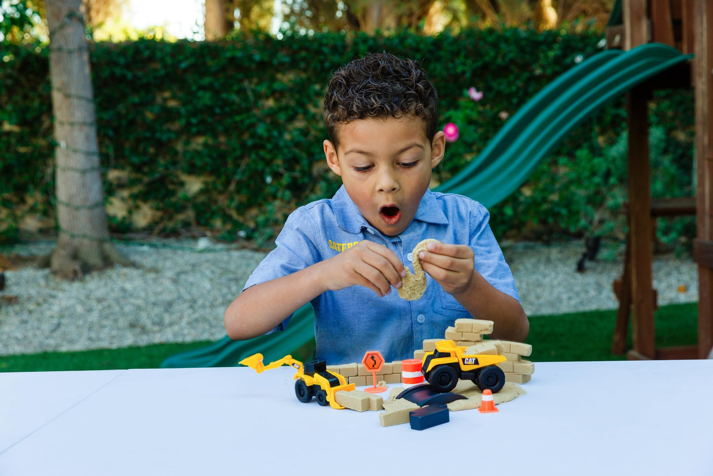 Cat Construction Toys, Dig N' Build Dirt Playset With 10 Oz Of Compound, 2 Little Machine Vehicles, Ages 3+