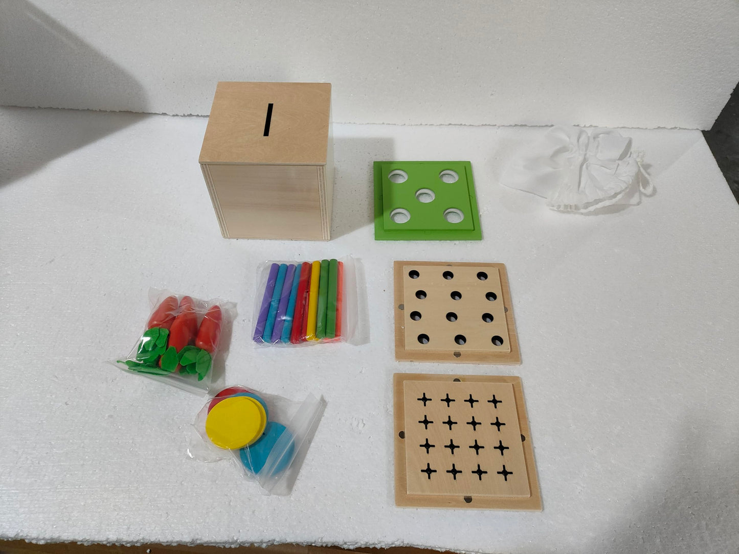4 in 1 Montessori Play Kit Box - Cotton Swab Board  Coin Box  Carrot Harvest Game  Matchstick Color Drop Game Montessori Toys for Babies 6-12 Months  1 Year  2 Year