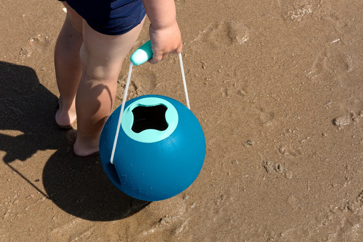 QUUT | Ballo | Ocean Color | Award Winning Children's No-Spill Bucket for Beach & Outdoors Play