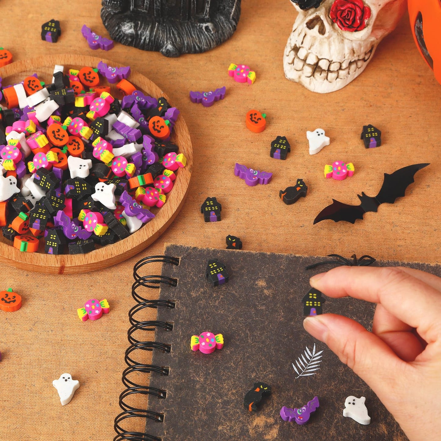 JUNEBRUSHS 300 Pcs Halloween Mini Erasers, Cute Small Bat Pumpkin Erasers Bulk for Kids Trick or Treat Halloween Party Favors, S