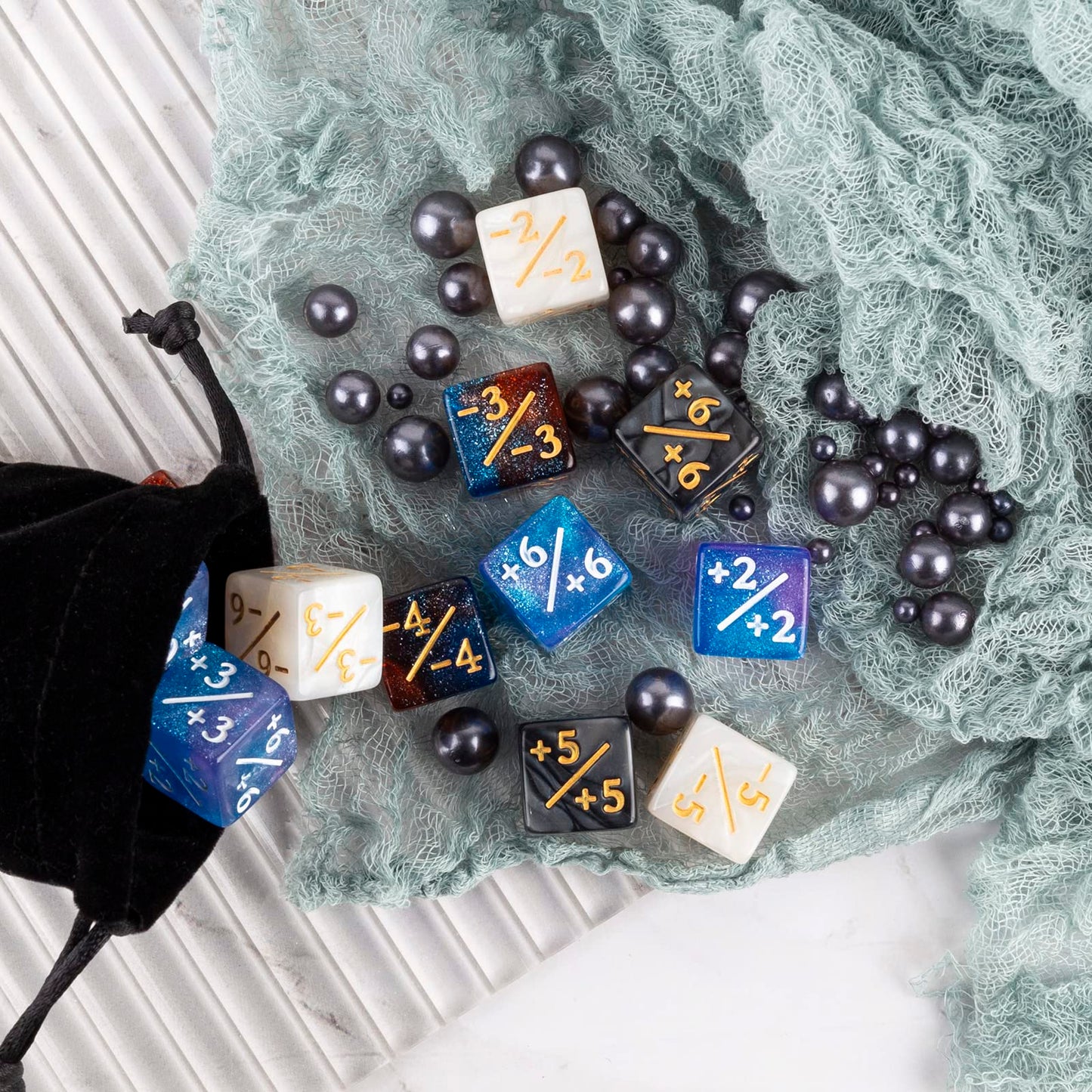 ORUNI 48 PCS Magic The Gathering Dice Set - 16mm Starry Marble D6, Black&White & Brown&Pink, MTG Counter Tokens for Card Games