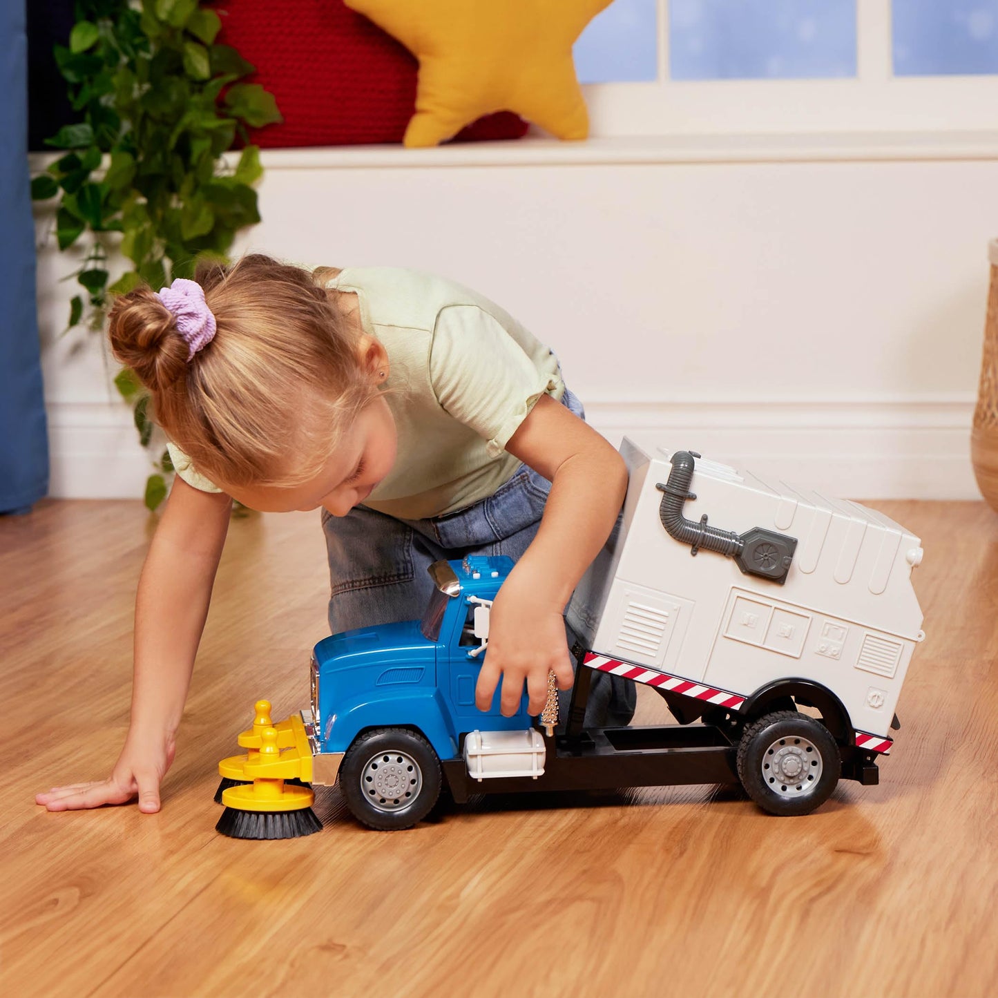Driven by Battat Electric Street Sweeper Toy - 1:16 Scale Blue Car with Spinning Brushes, Lights, Sounds & Tilting Container for Kids 3+