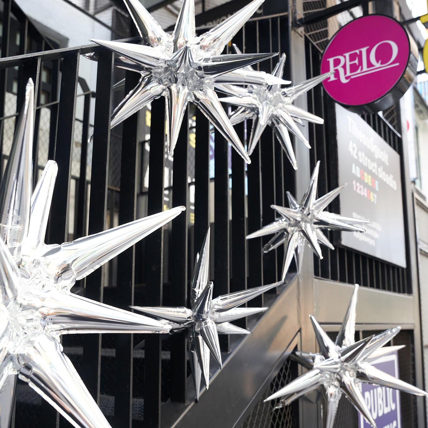 Partywoo Silver Star Balloons, 2 Pcs 42 Inch Large 14-Pointed Starburst Balloons, One-Piece Star Explosion Balloons With Ribbon, Point Star Foil Balloons, Mylar Balloons For Birthday Party Decorations
