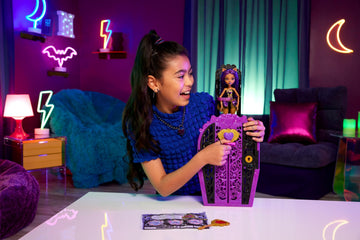 Monster High Skulltimate Secrets Clawdeen Wolf Doll With Wardrobe And 19 Fashion Surprise Accessories, Toy +4 Years (Hxh85)