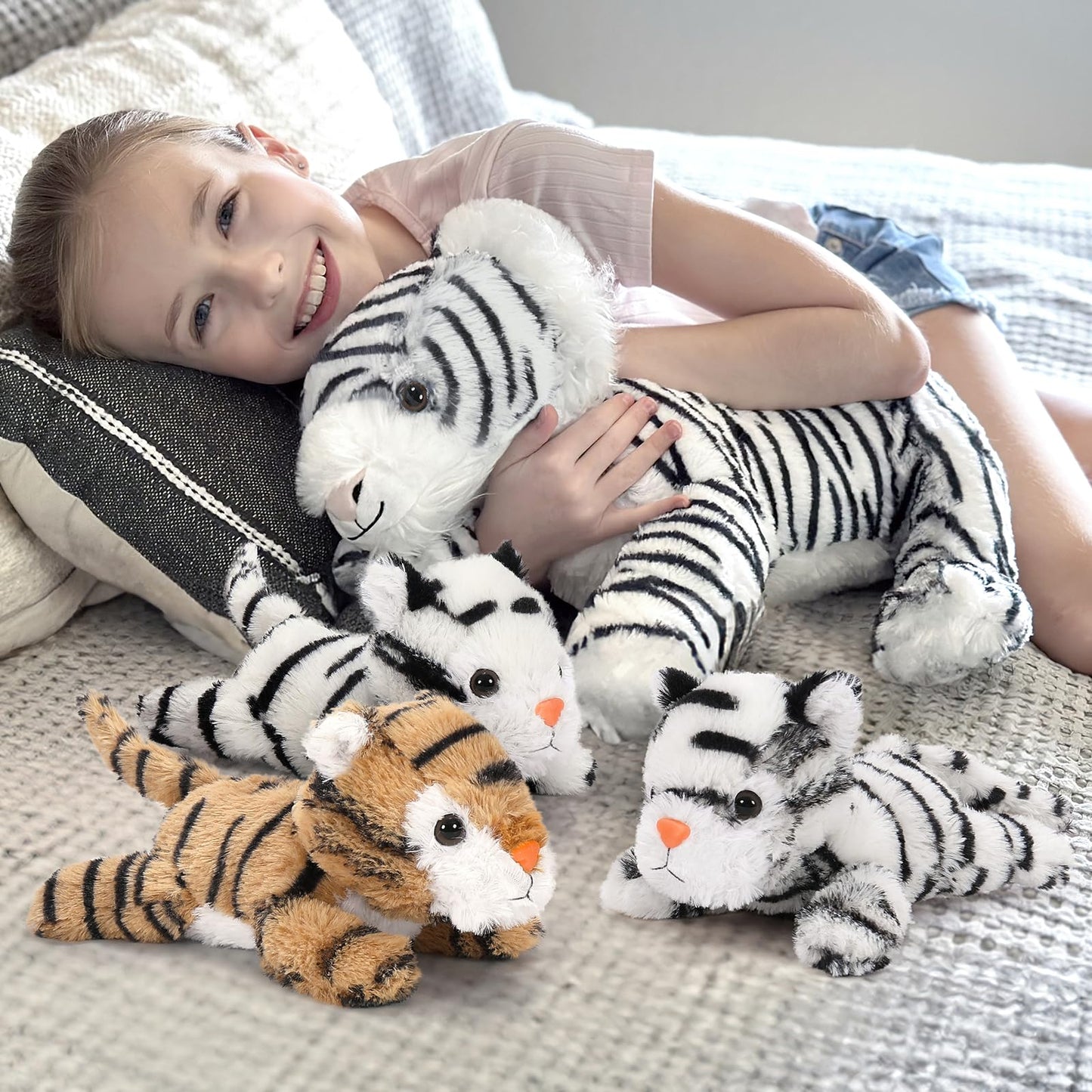 Maogolan White Tiger Stuffed Animals,Stuffed Mommy Tiger With 3 Cubs, 4 Pcs Large Tiger Plush Toy Set For Boys Girls, Birthday Gift 17 Inches