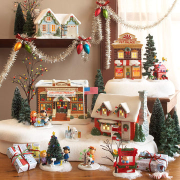 Department 56 Peanuts Pageant Village