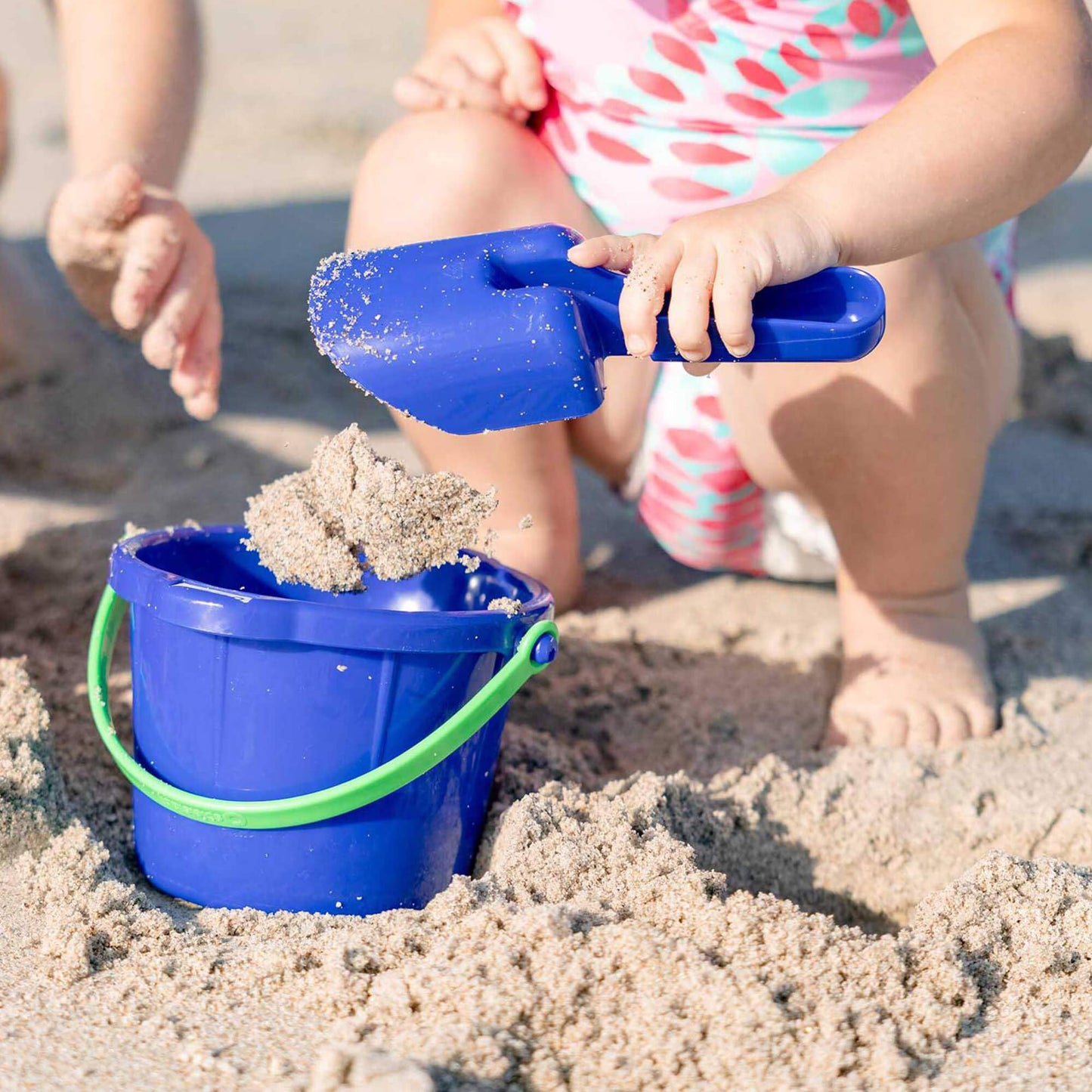 Spielstabil 3 Pack - Small Sand Scoops 3 - Includes Red, Blue and Yellow Beach Toy Shovel - Made in Germany