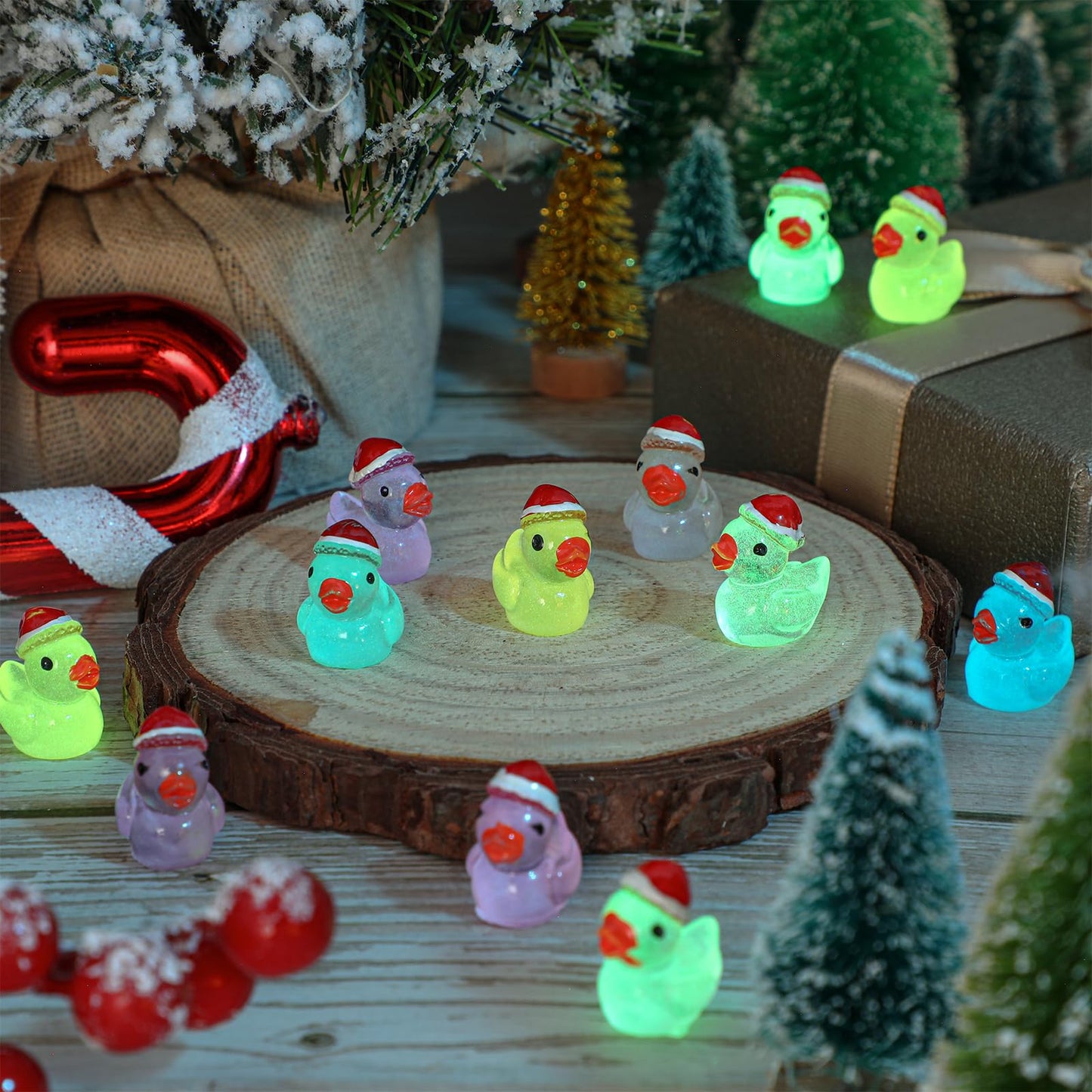 Liliful 250 Pcs Mini Christmas Resin Ducks Miniature Duck Figures Ornament Small Micro Landscape Garden Aquarium Dollhouse Decor