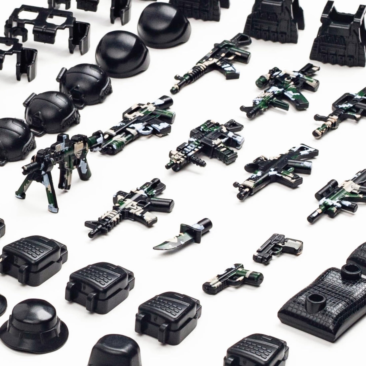 MaozyHomie 51 Pcs Toy Soldiers Figures US Camouflage  Army Battle Toy Set -  Pack Military Accessories Kits Toys Building Blocks Compatible with Major Brand  3 Years Old and up