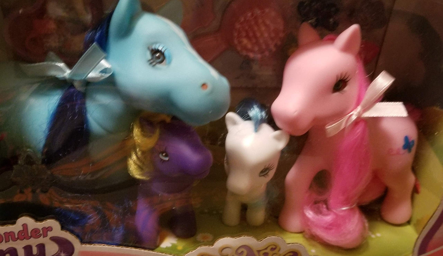 Wonder Pony Land -Little Pony Family Set Of 4 Dream Collection