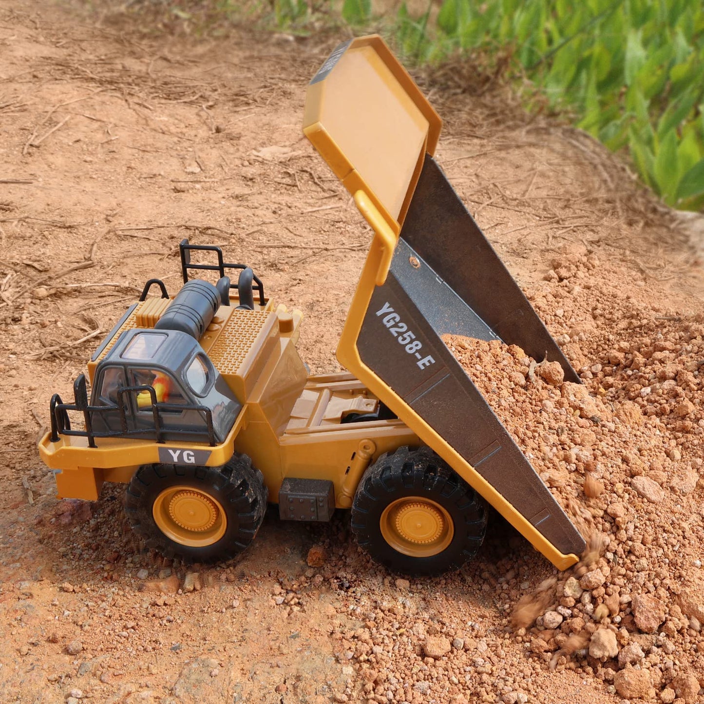 Remote Control Construction Dump Truck Toy - RC Dump Truck Toys- Construction Toys Vehicle- RC Truck Toys for 8 9 10 11 12 Year